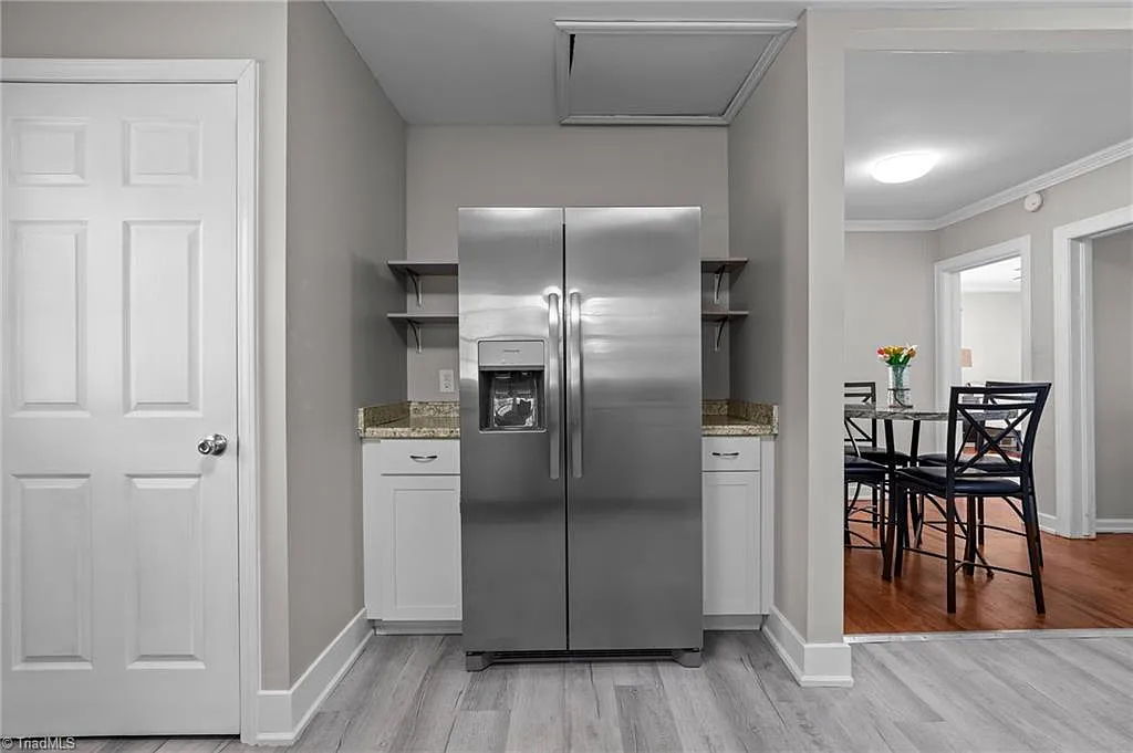 4 bed, 2.0 bath, 1365 sqft, $2,500 — Photo 3