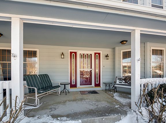 3rd image of 1020 Fox Valley Dr