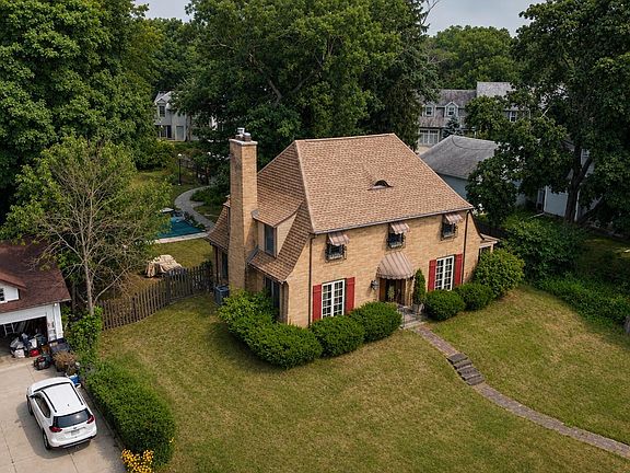 2nd image of 413 S Garfield Ave
