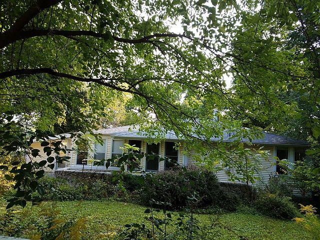 1st image of 145 Bluff Ave