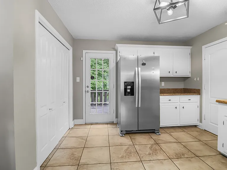 3795 McAllister Dr — Photo 8