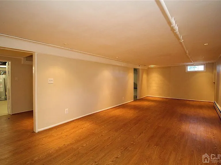 37 Ireland Ave #1 — Photo 2