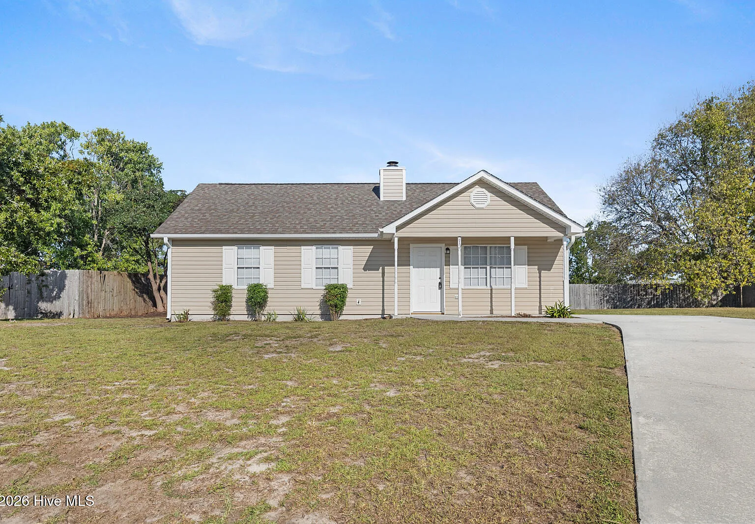 3 bed, 2.0 bath, 1040 sqft, $1,450 — Photo 1