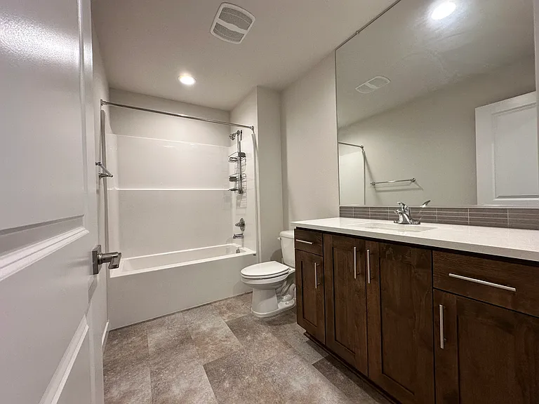 13323 NE 84th St — Photo 16