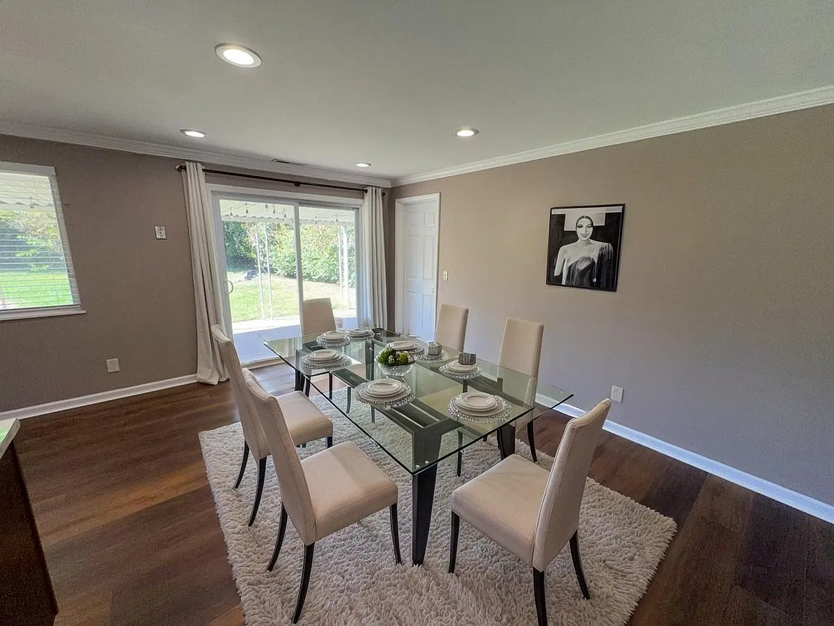 251 Kinsman Court — Photo 4