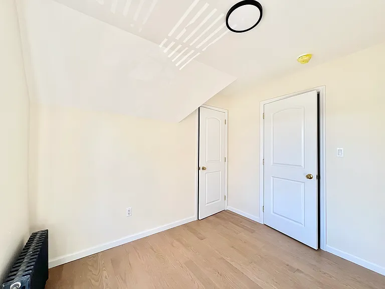 2238 Benson Ave #2F — Photo 6