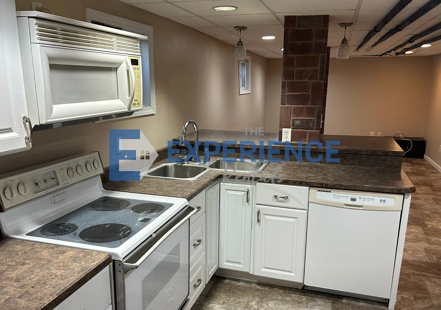705 N Duluth Avenue — Photo 1