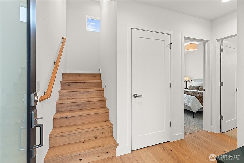 3rd image of 2712 58th Avenue SW