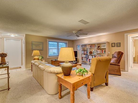4th image of 16507 Lonesdale Pl