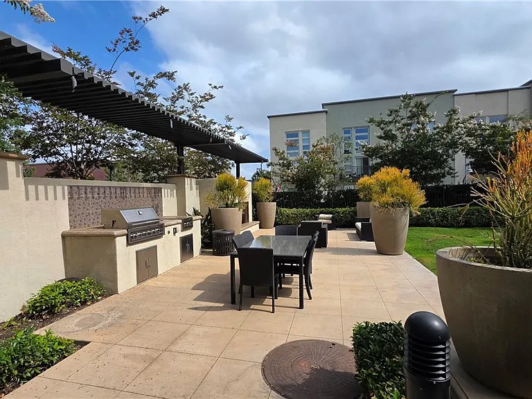 1508 W Artesia Sq #B — Photo 34