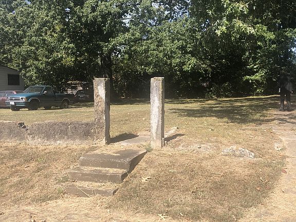 5th image of 46131/2 Halls Hill Pike
