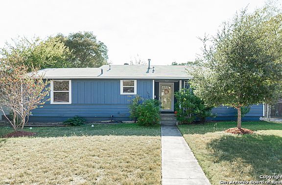 3rd image of 326 Sutton Dr