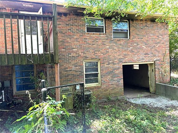 3rd image of 3606 Sullivan Dr