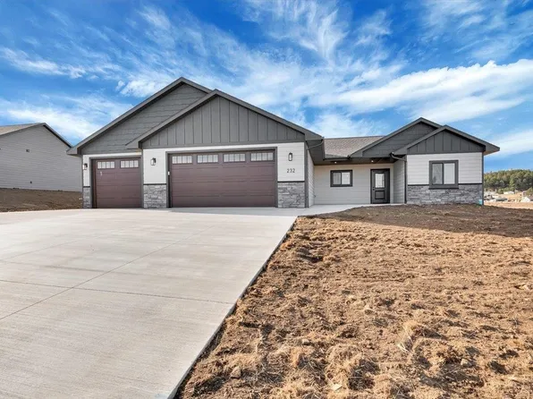 232 Stone Hl, Custer, SD 57730