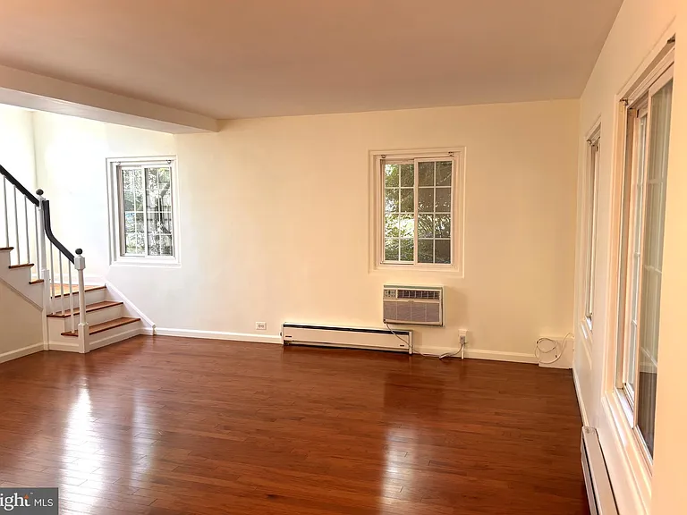 1643 Preston Rd — Photo 9