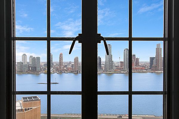 1st image of 5 Tudor City Pl APT 1736