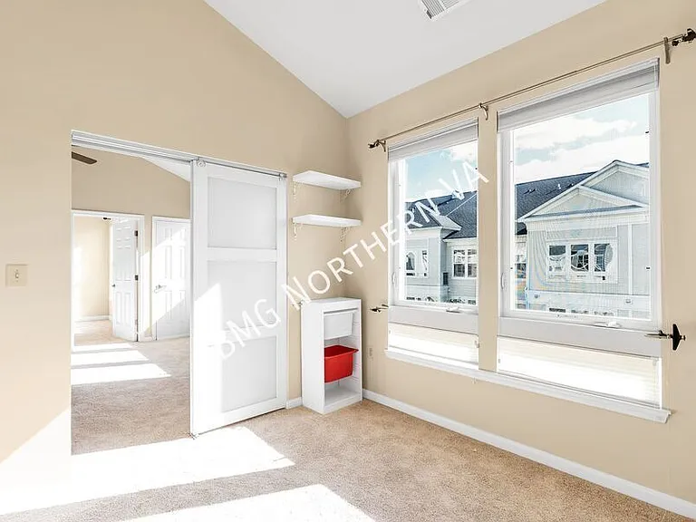 801 Greenbrier St #422 — Photo 14