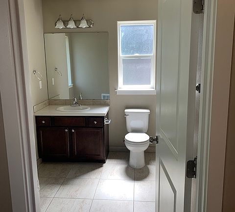 4th image of 615 N Garden St #201
