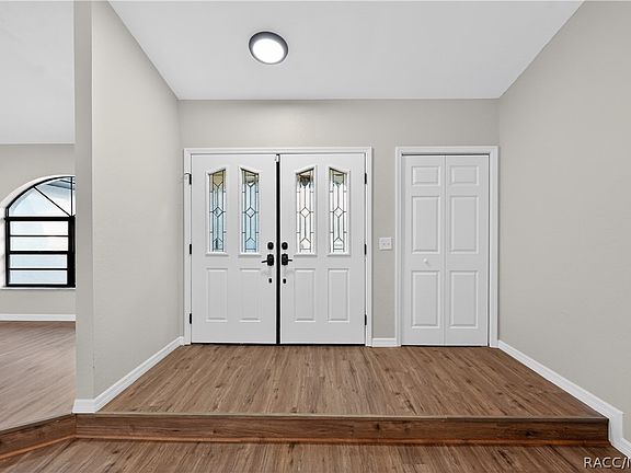 2nd image of 1060 E Rockefeller Ln