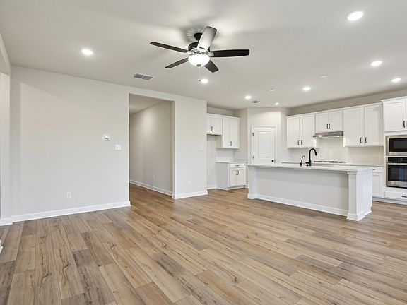 Nopal Valley - Makenzie Interior Image 4