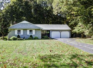 325 Oak Dr, Southold, NY 11971