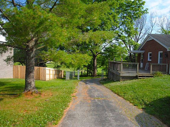 3rd image of 101 Redwood Dr
