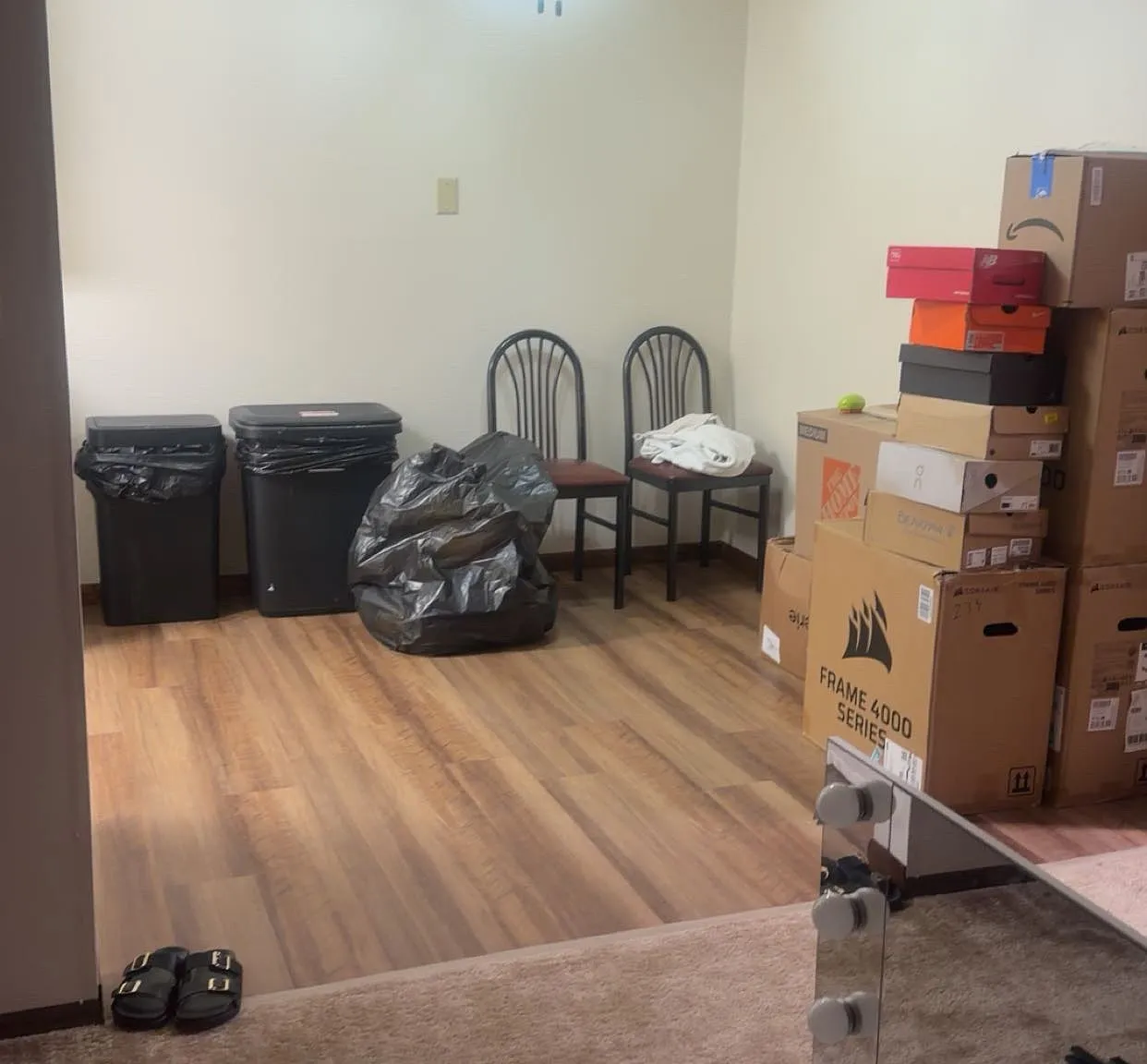 2 bed, 700 sqft, $825 — Photo 3