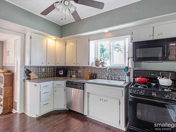 3rd image of 1825 Moulton Ave
