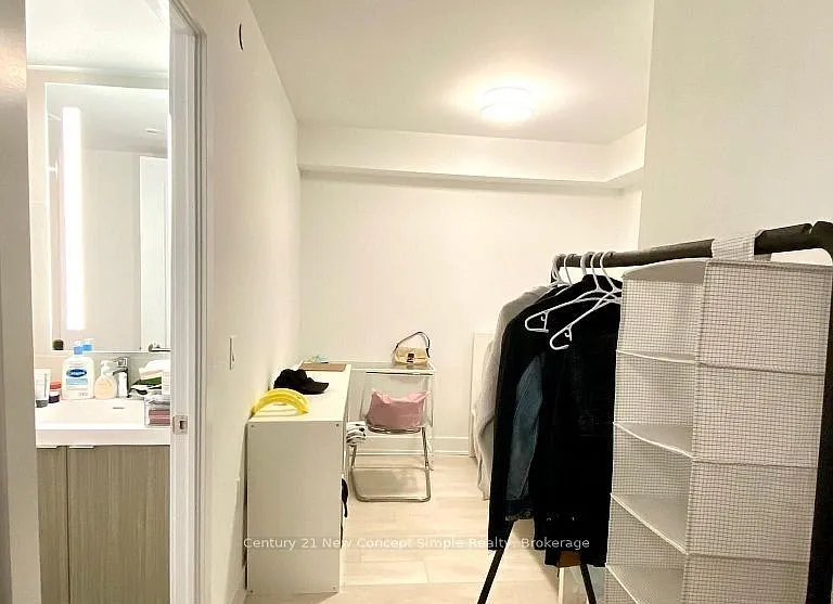 585 Bloor St E #1121 — Photo 6