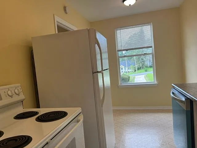 633 E College Ave #637 — Photo 4