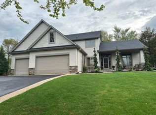 9114 Woodland Dr, Saint Bonifacius, MN 55375