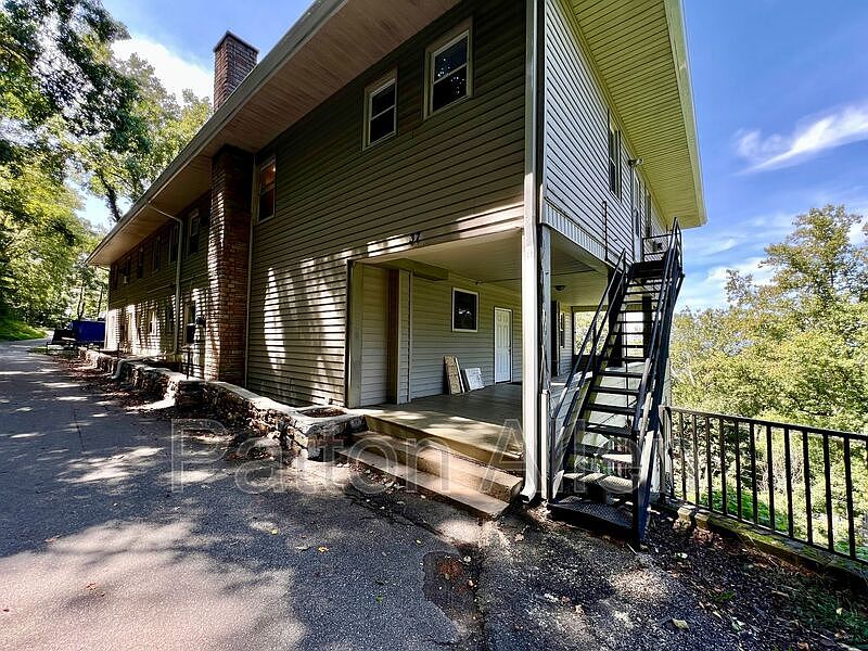 1st image of 37 Skyview Pl #8