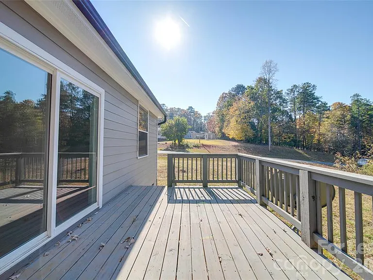 112 Rockwell Ct — Photo 9