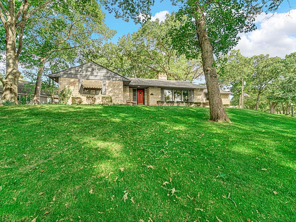 1st image of 2735 Edgewood Dr