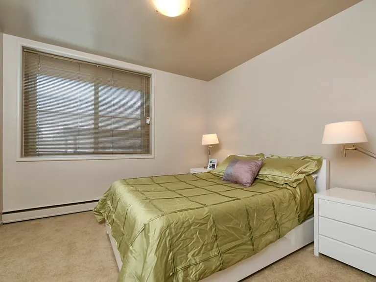 2415 Portage Ave — Photo 12