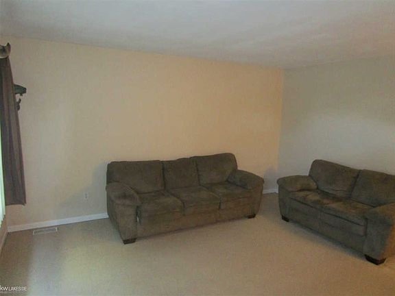 4th image of 11851 Shetland Ct
