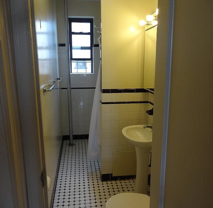 1st image of 2805 33rd St APT 5D