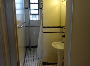 2805 33rd St APT 5D, Astoria, NY 11102