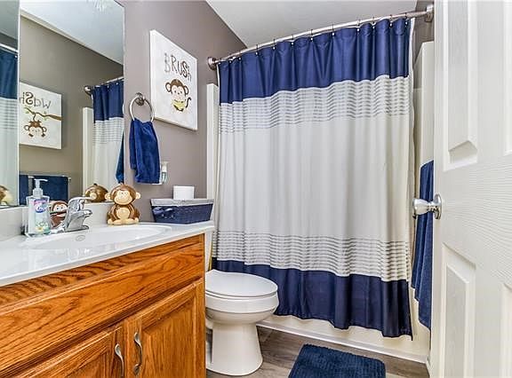 4th image of 736 N Glenview Ct