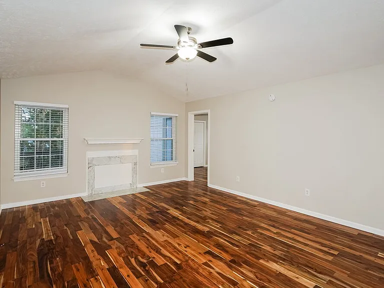 452 Cedar Park Cir — Photo 3