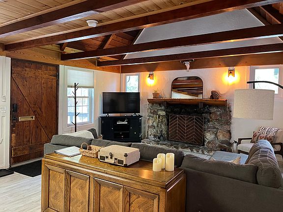 3rd image of 23961 Wildwood Ln