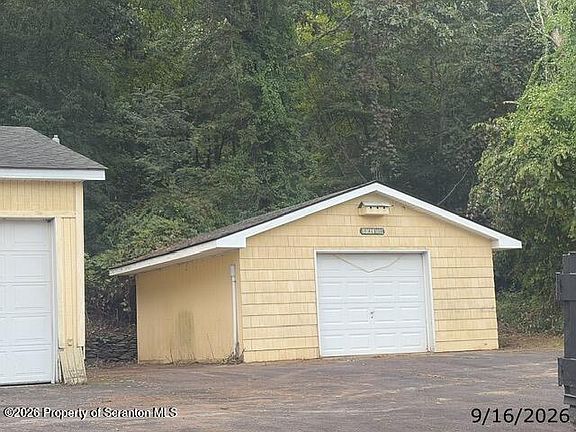 5th image of 163 Old State Rd