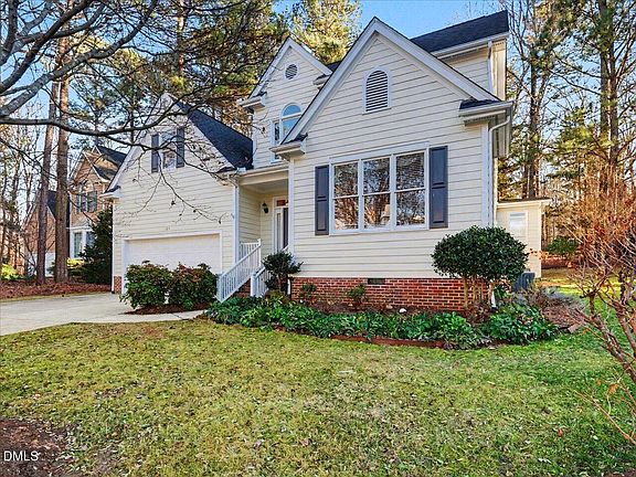 3rd image of 105 Rossburn Way