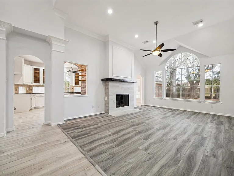 2715 Oakland Dr — Photo 6