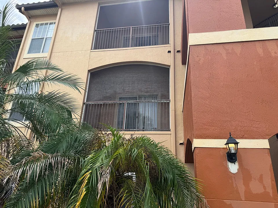 5578 Metrowest Blvd #204