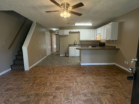 5th image of 128 Money St