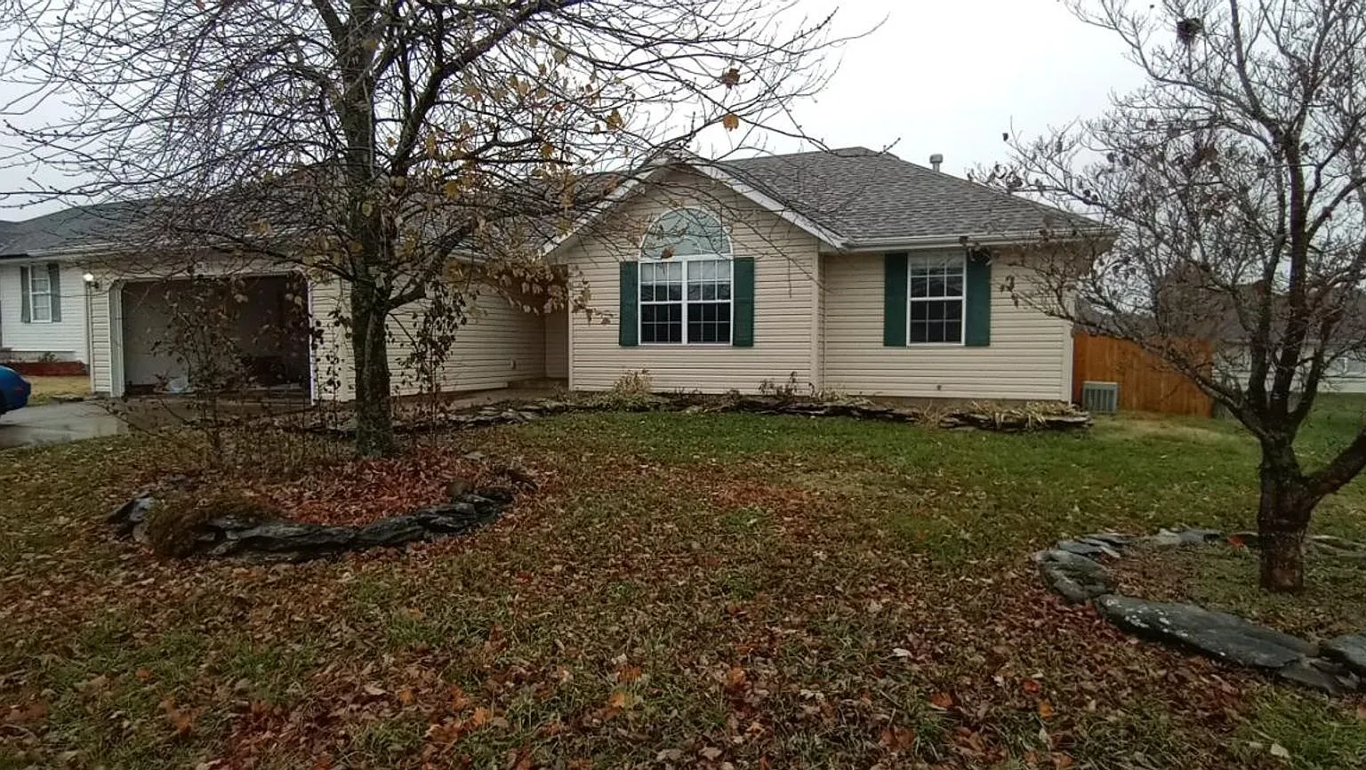 3 Bed 2 Bath 2 car Home for rent in Republic MO! — Photo 1