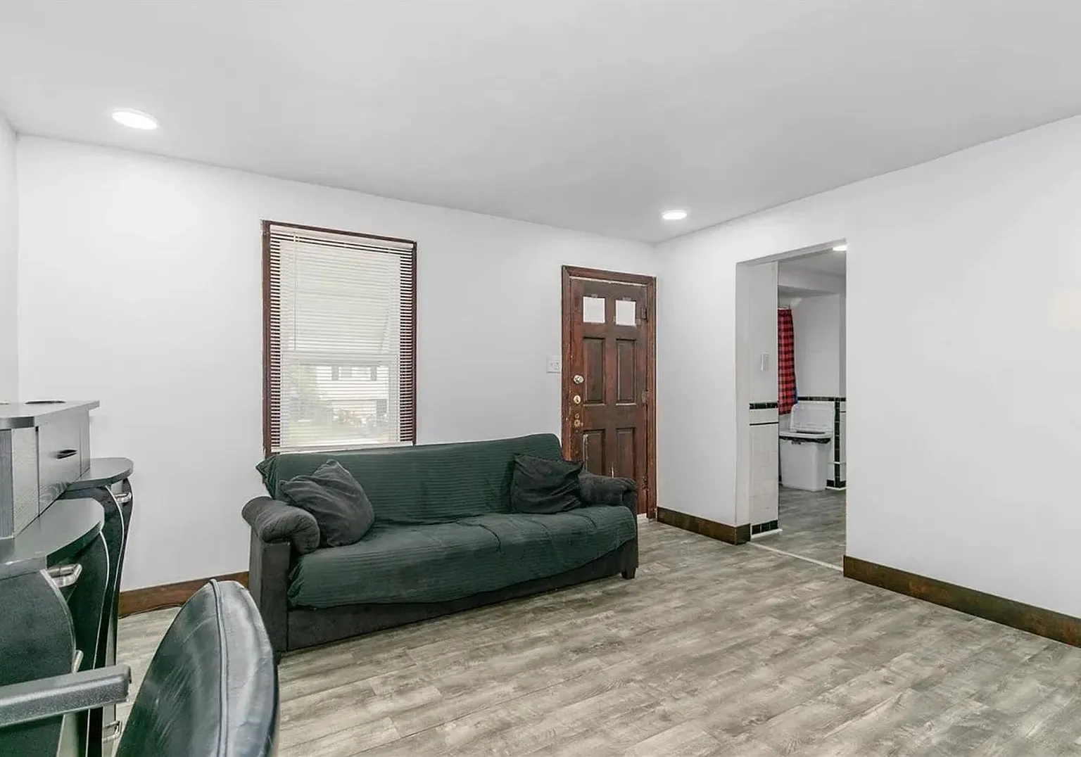 Charming 2-Bedroom Home — Photo 4