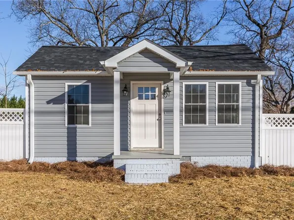 1517 Skeet Club Rd, High Point, NC 27265