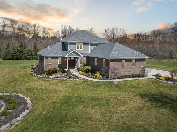 2009 Nollar Bend Rd, Whitmore Lake, MI 48189